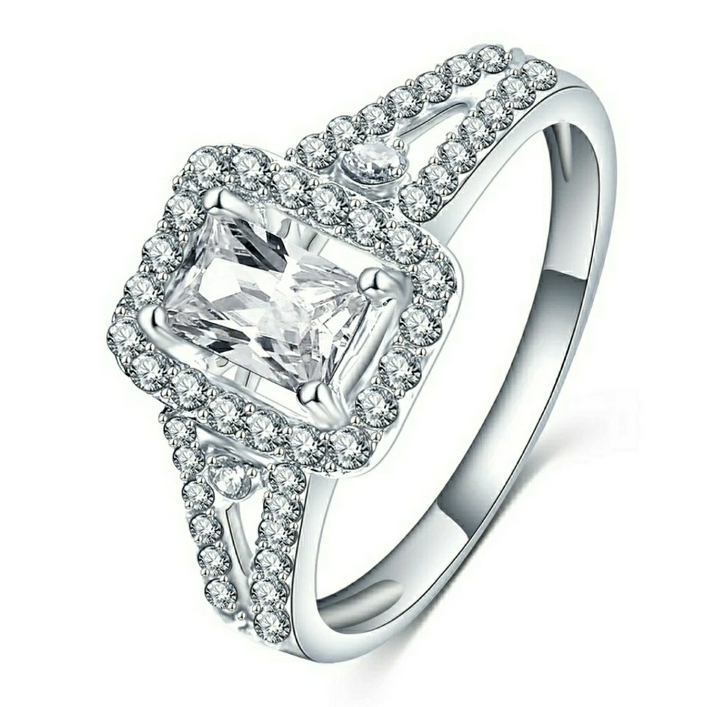 NWT The Tiffany Ring